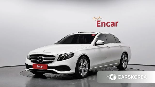 Mercedes-Benz E-Class W213 2018 Белый из Кореи