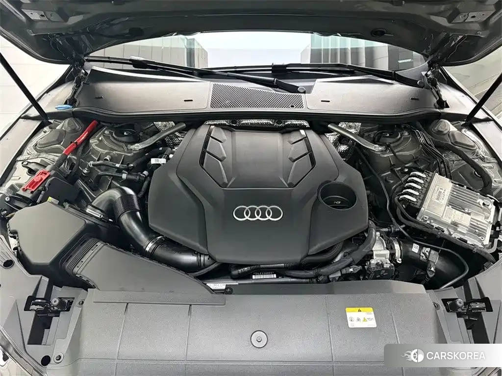 Audi A7L 2026 Champagne/brown из Китая