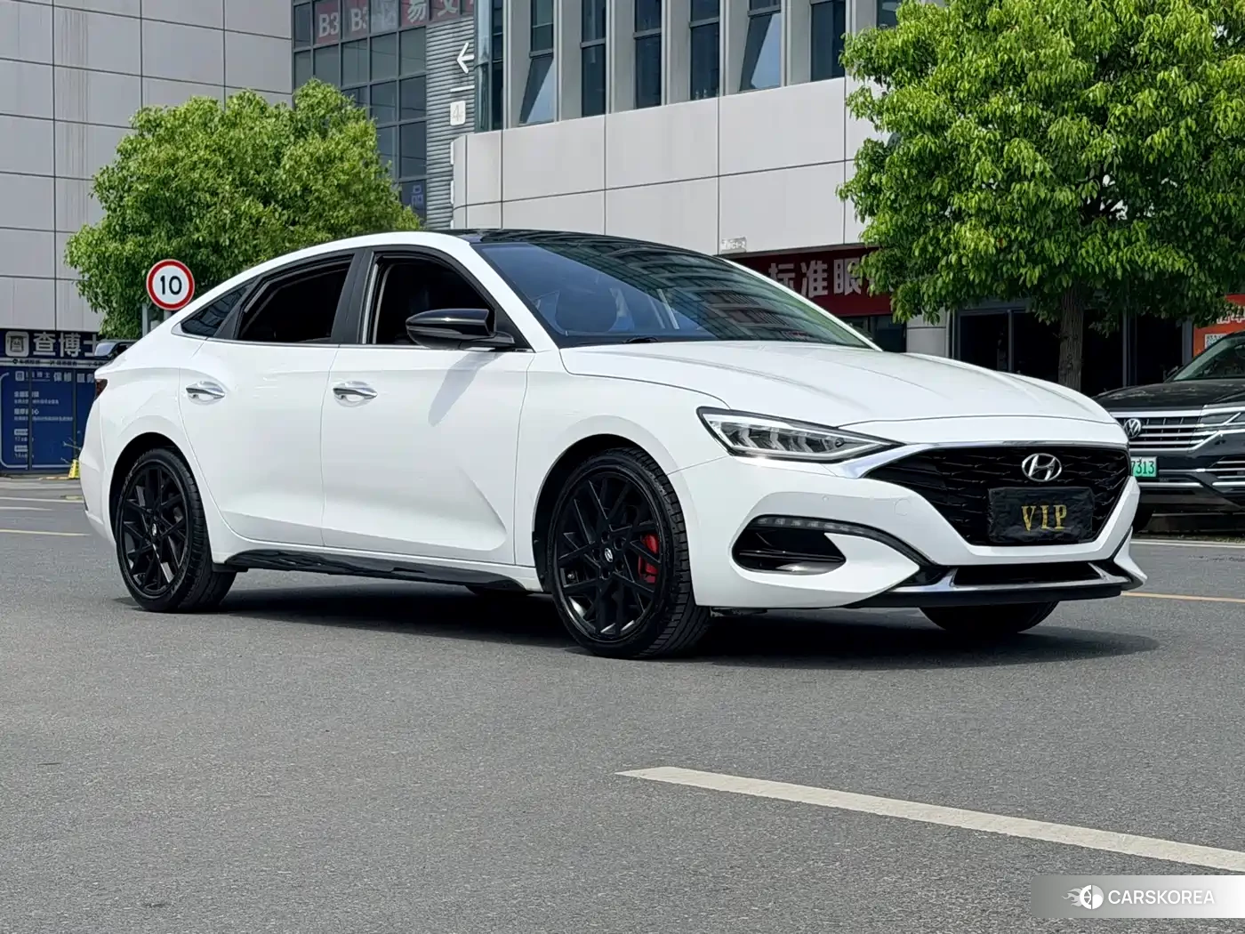 Hyundai Lafesta 2022 Белый из Китая