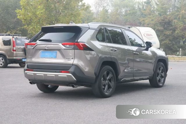 Toyota RAV4 2022 Шампань из Китая