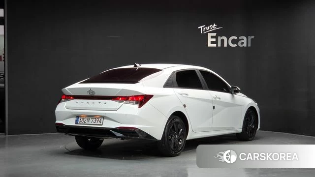 Hyundai Avante (CN7) 2023 Белый из Кореи