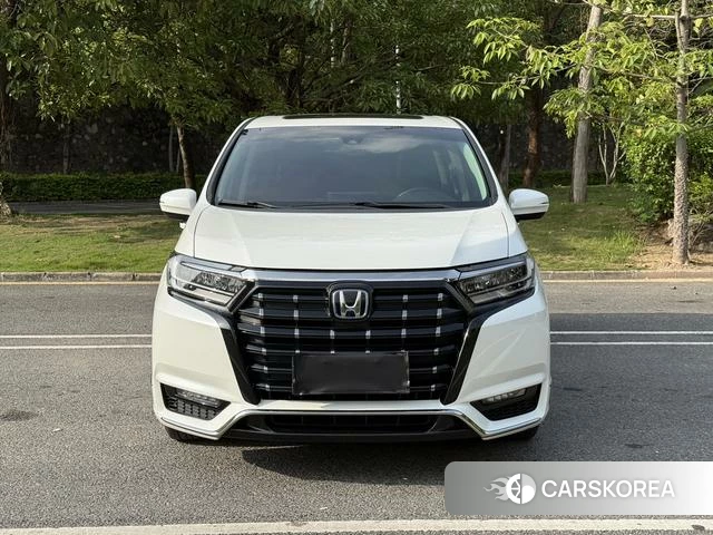 Honda Elysion 2022 Белый из Китая