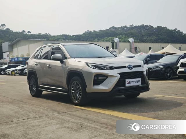 Toyota Wildlander 2023 Серебристо-серый из Китая