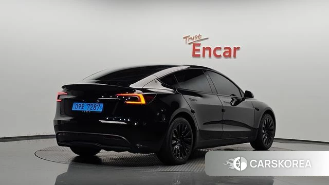 Tesla Model 3 2026 Черный из Кореи