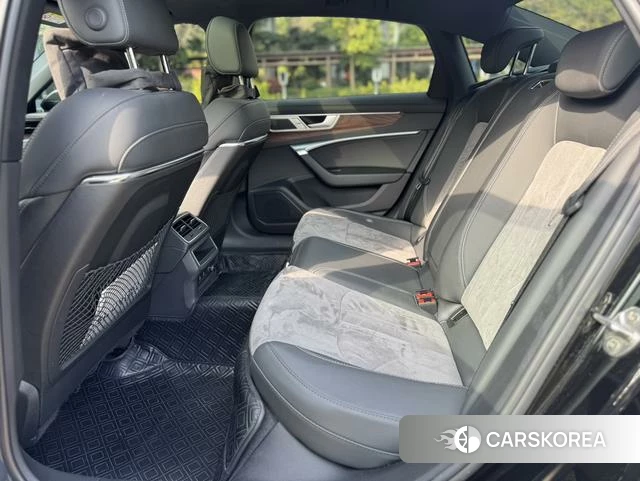 Audi A6L 2023 Черный из Китая