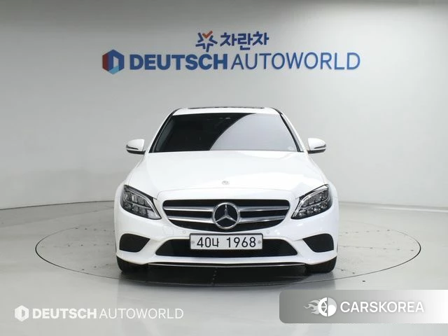 Mercedes-Benz C-Class W205 2019 Белый из Кореи