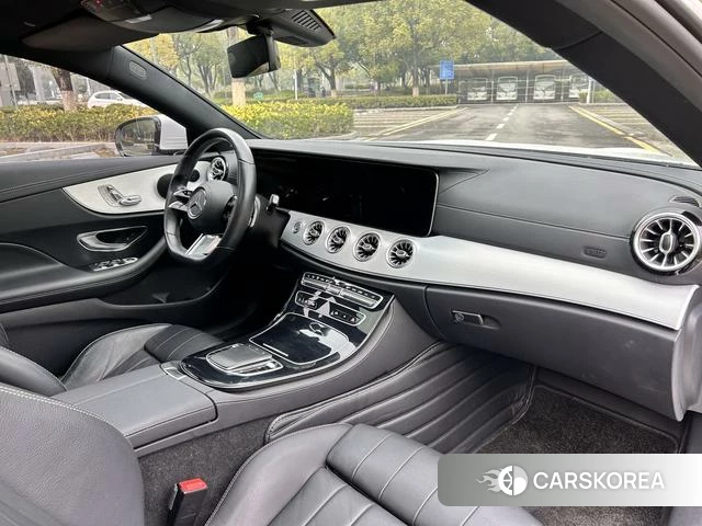 Mercedes-Benz E-Class 2021 Белый из Китая