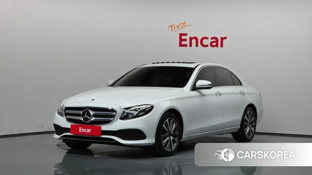 Mercedes-Benz E-Class W213 2019 Белый из Кореи