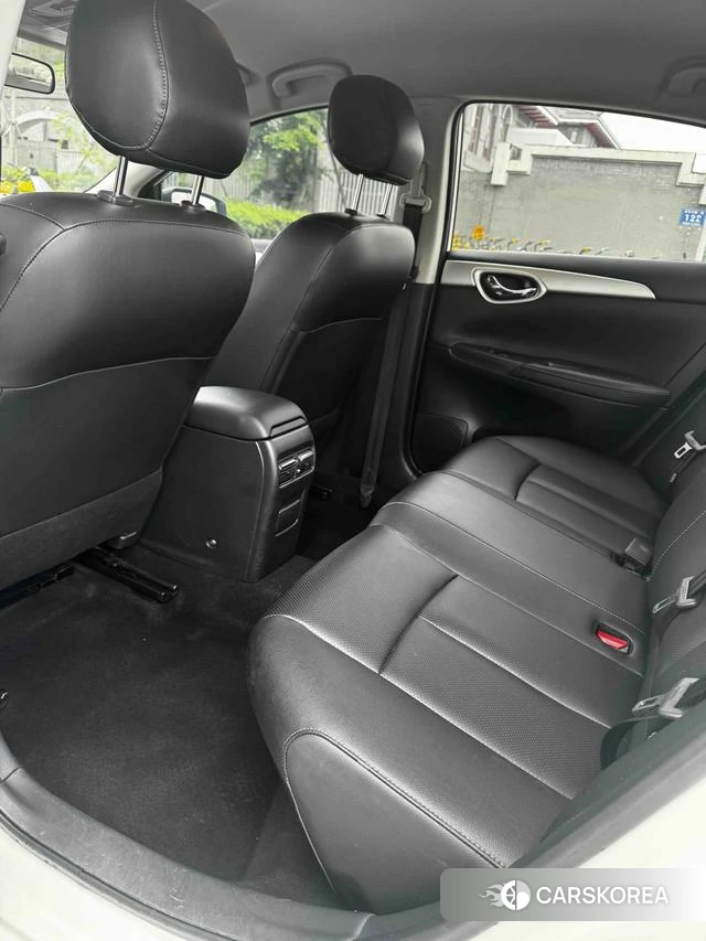 Nissan Sylphy 2024 Белый из Китая