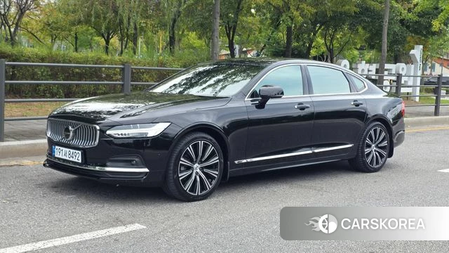 Volvo S90 2022 Черный из Кореи