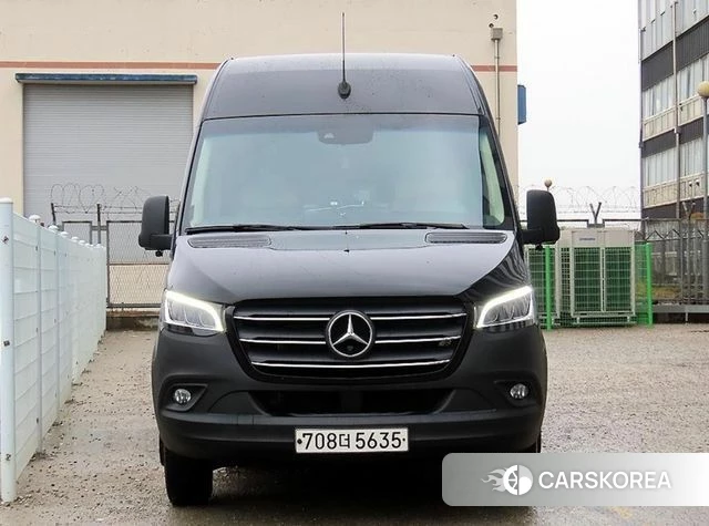 Mercedes-Benz Sprinter 2023 Черный из Кореи