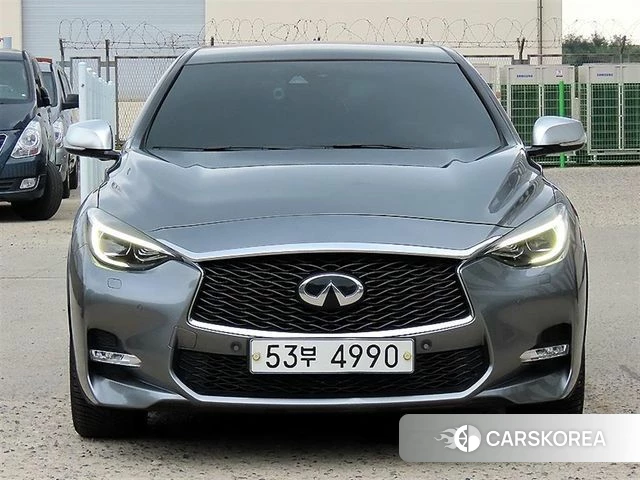Infiniti Q30 2018 Серый из Кореи