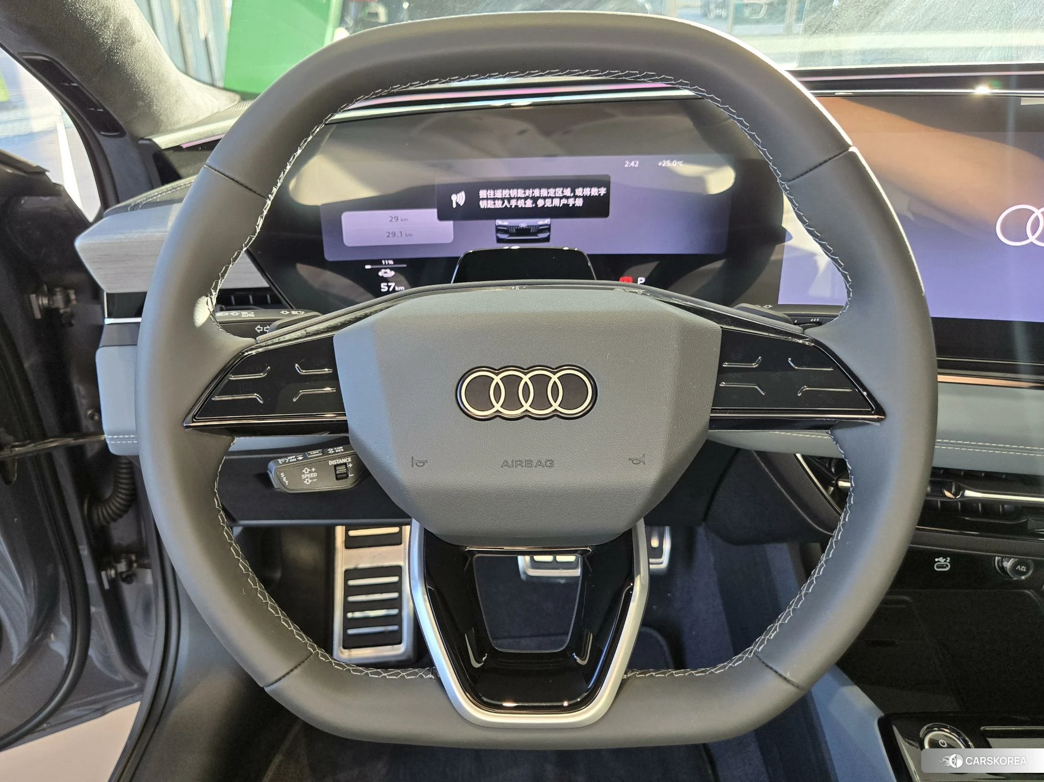 Audi A6L 2026 Серебристо-серый из Китая
