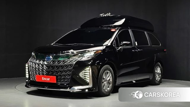 Toyota Sienna 4th Generation 2025 Черный из Кореи