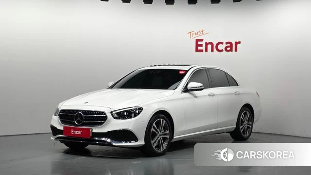 Mercedes-Benz E-Class W213 2021 Белый из Кореи