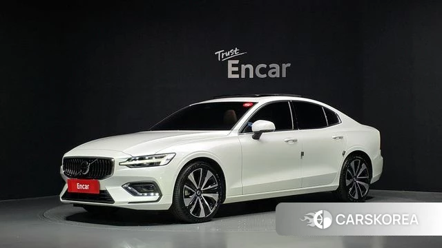 Volvo S60 3rd generation 2023 Белый из Кореи