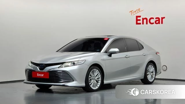 Toyota Camry (XV70) 2018 Серебряный из Кореи