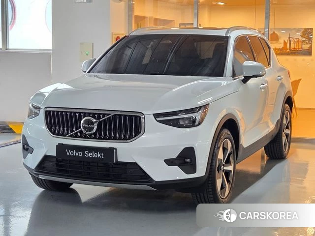 Volvo XC40 2025 Белый из Кореи