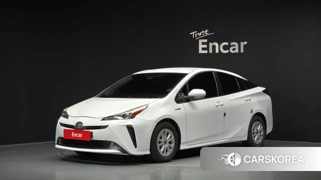 Toyota Prius 4th Generation 2021 Белый из Кореи
