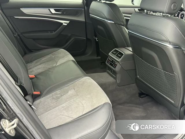 Audi A6L 2021 Черный из Китая