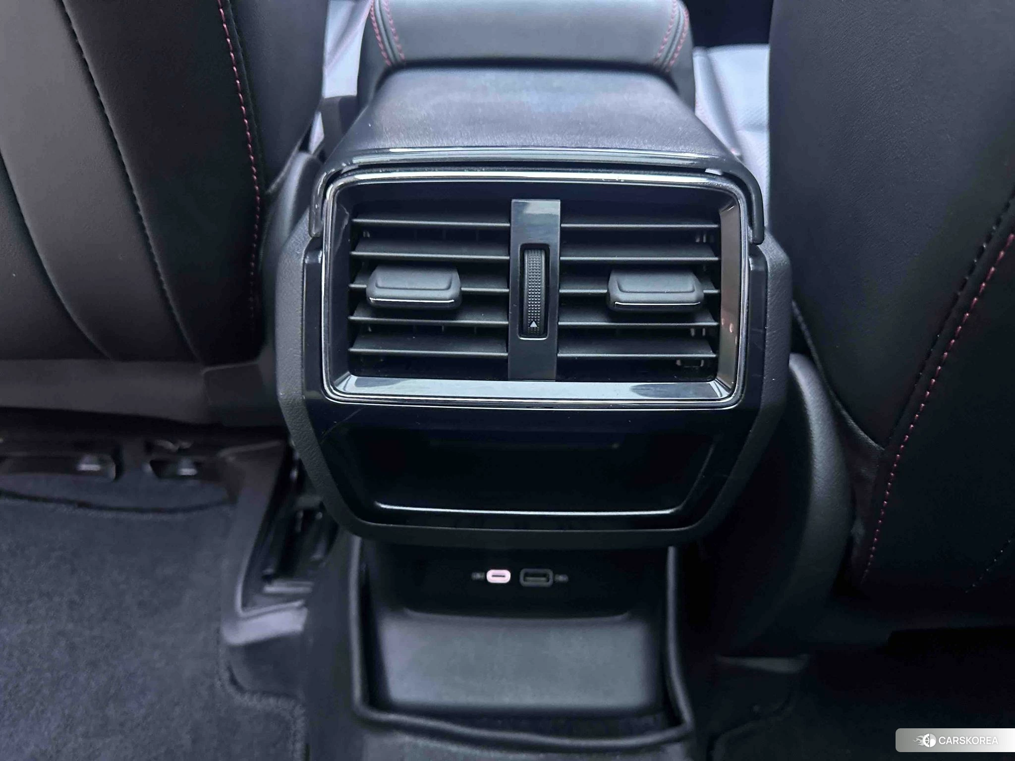 Skoda Karoq 2022 Белый из Китая