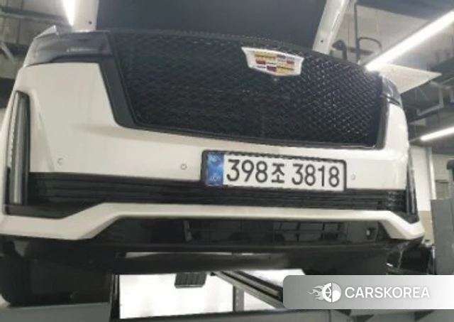 Cadillac Escalade 5th Generation 2022 Белый из Кореи