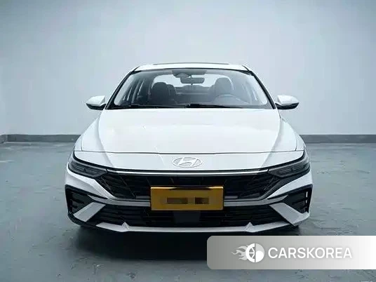 Новый Hyundai Elantra 2026 Белый из Китая