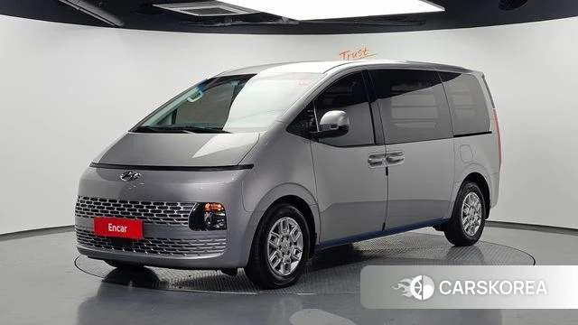 Hyundai Staria 2022 Серебристо-серый из Кореи