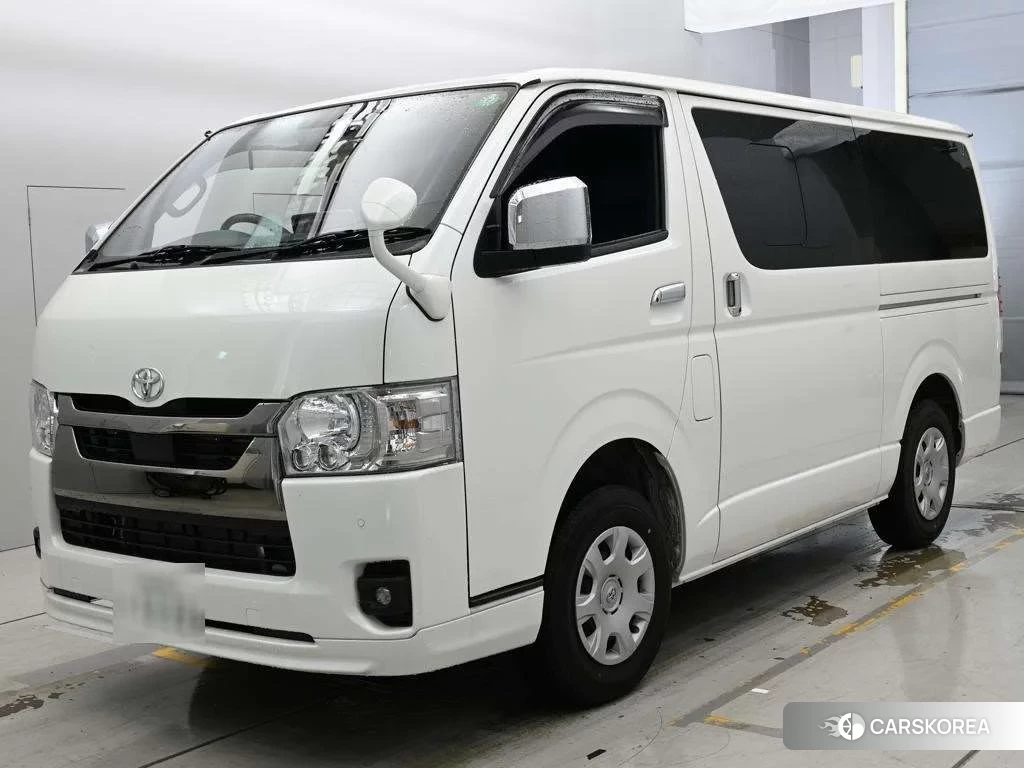 Toyota HiAce Van 2025 из Японии
