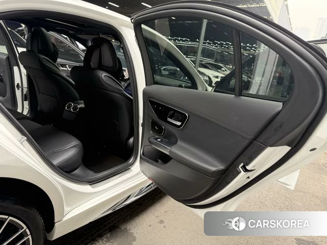 Mercedes-Benz C-class 2024 Белый из Китая