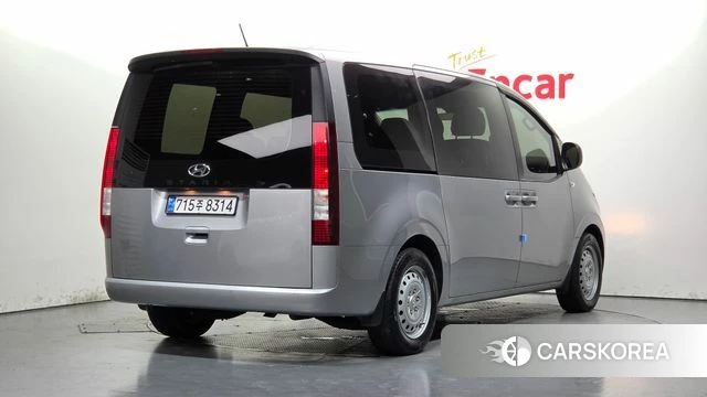 Hyundai Staria 2021 Серебряный из Кореи