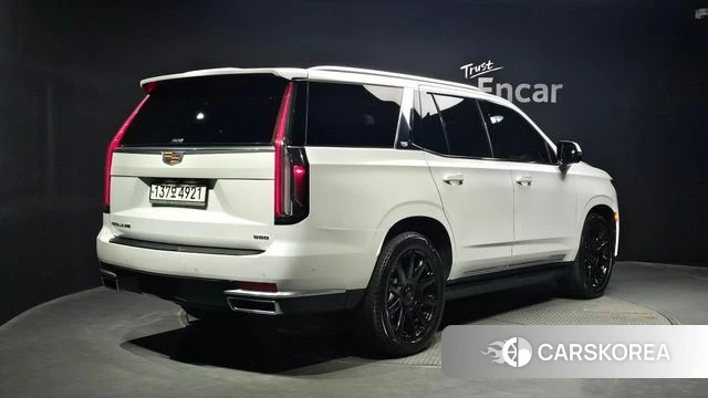 Cadillac Escalade 5th Generation 2022 Белый из Кореи