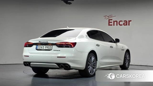 Maserati Quattroporte 2022 Белый из Кореи