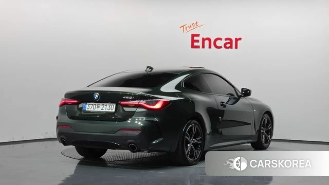 BMW 4 Series (G22) 2021 Зеленый из Кореи