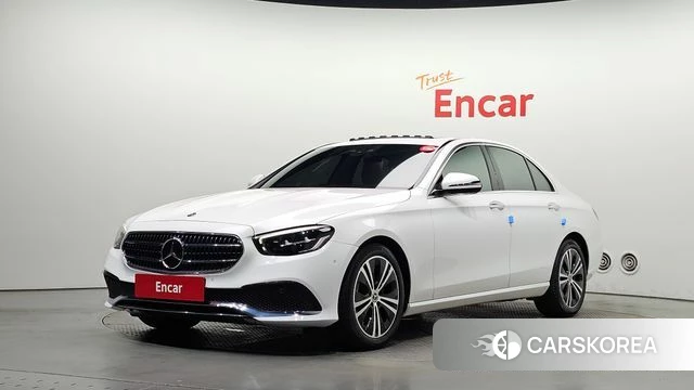 Mercedes-Benz E-Class W213 2021 Белый из Кореи