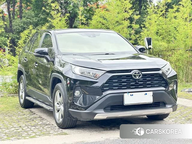 Toyota RAV4 2021 Черный из Китая