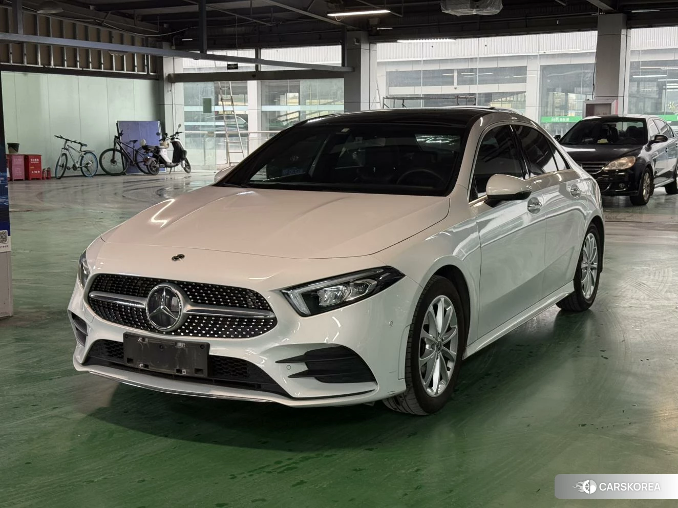 Mercedes-Benz A-Class 2021 Белый из Китая