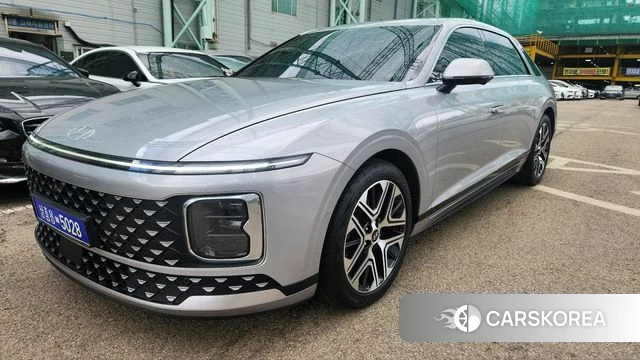 Hyundai Grandeur (GN7) 2023 Серебристо-серый из Кореи