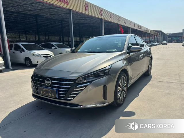 Nissan Altima 2023 Шампань из Китая