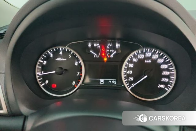 Nissan Sylphy 2023 Белый из Китая