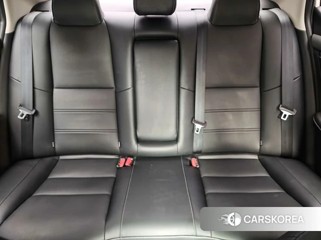 Nissan Sylphy 2023 Белый из Китая