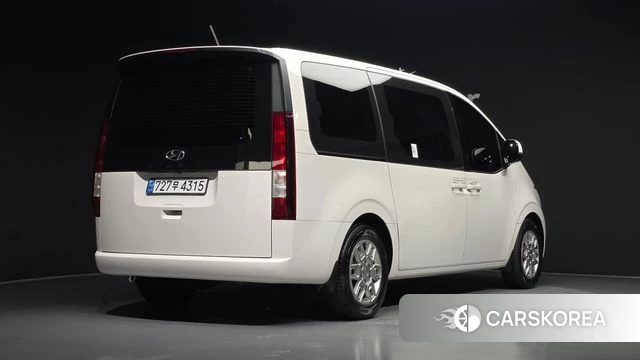 Hyundai Staria 2022 Белый из Кореи