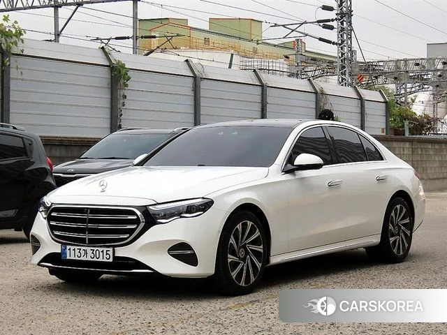 Mercedes-Benz E-Class W214 2025 Белый из Кореи