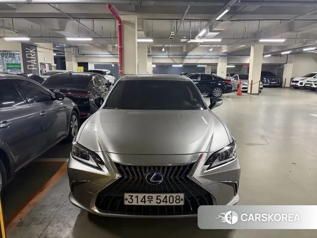 Lexus ES300h 7th generation 2022 Серый из Кореи