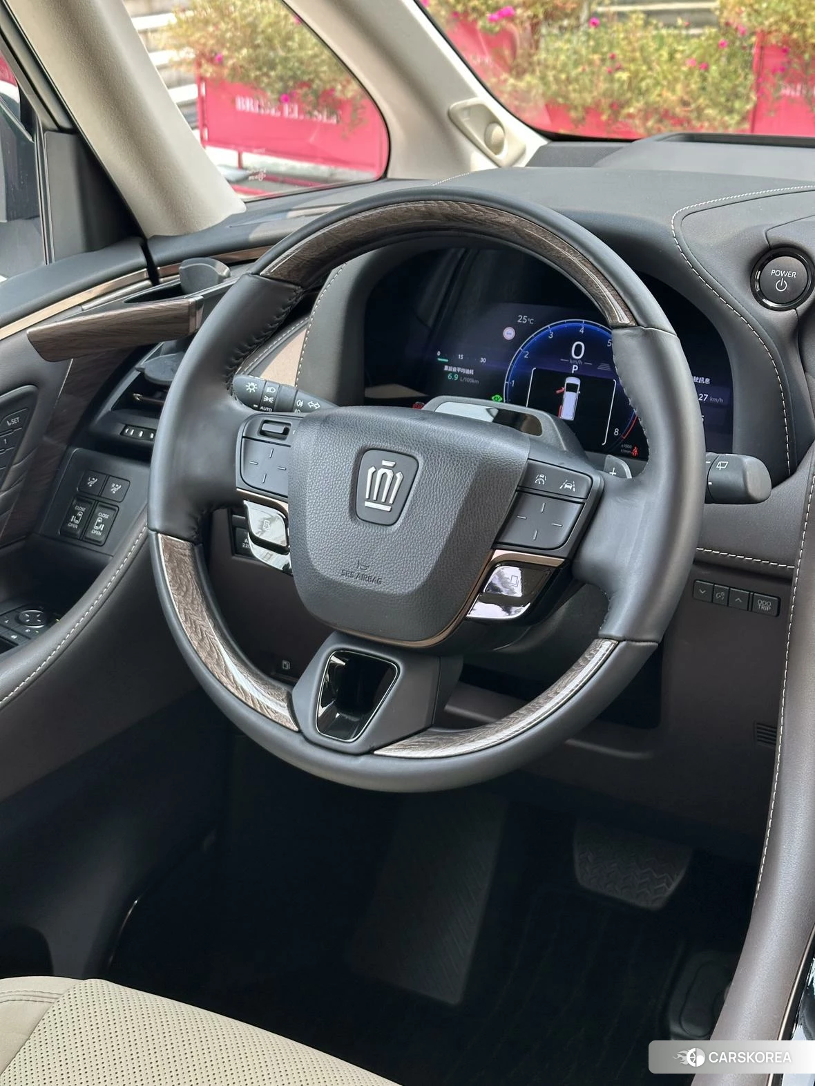 Toyota Vellfire 2023 Белый из Китая