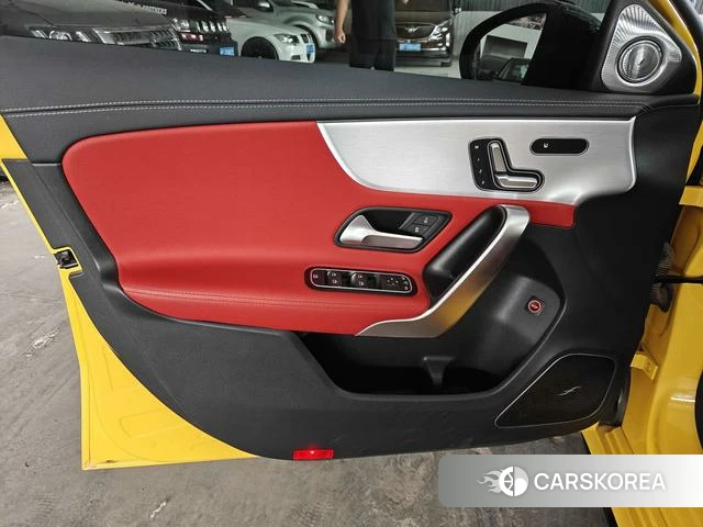 Mercedes-Benz AMG A-Class 2021 Желтый из Китая