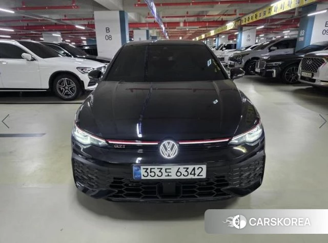 Volkswagen Golf 8th Generation 2025 Черный из Кореи