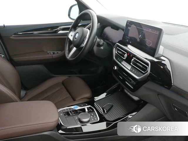 BMW iX3 2023 Белый из Китая