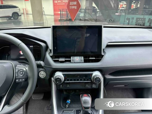 Toyota RAV4 2023 Белый из Китая