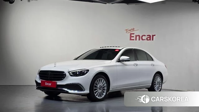 Mercedes-Benz E-Class W213 2023 Белый из Кореи